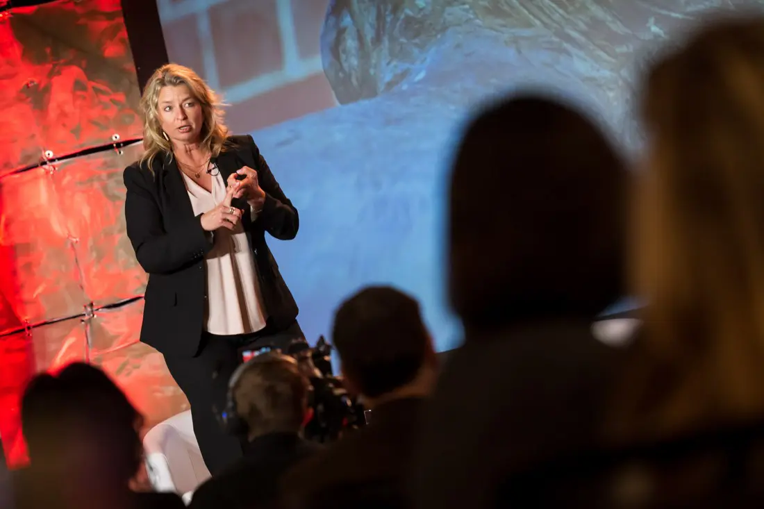 thumbnail_041222 PICZ - TRUSTED LEADER SUMMIT-8970 clap